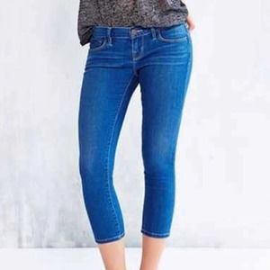 BDG Urban Outfitters Low Rise Twig Crop Jeans Size 26